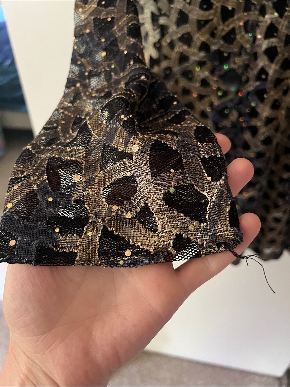 DAMEE JACKET HOLOGRAPHIC SCALE MESH FLARE AND FIT GOLD BLACK SIZE MEDIUM - Picture 6 of 10